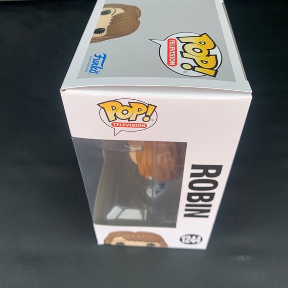 Funko Pop! Television Netflix Stranger Things 4 Robin #1244 Vinyl Figure - Picture 7 of 8